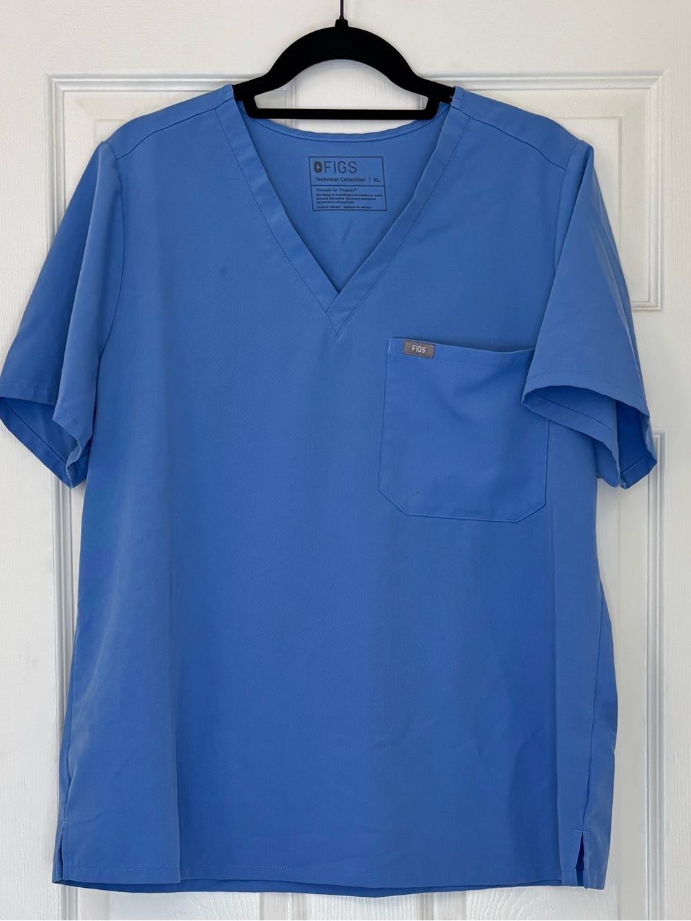 Figs Catarina One Pocket V Neck Technical Collection Scrub Top